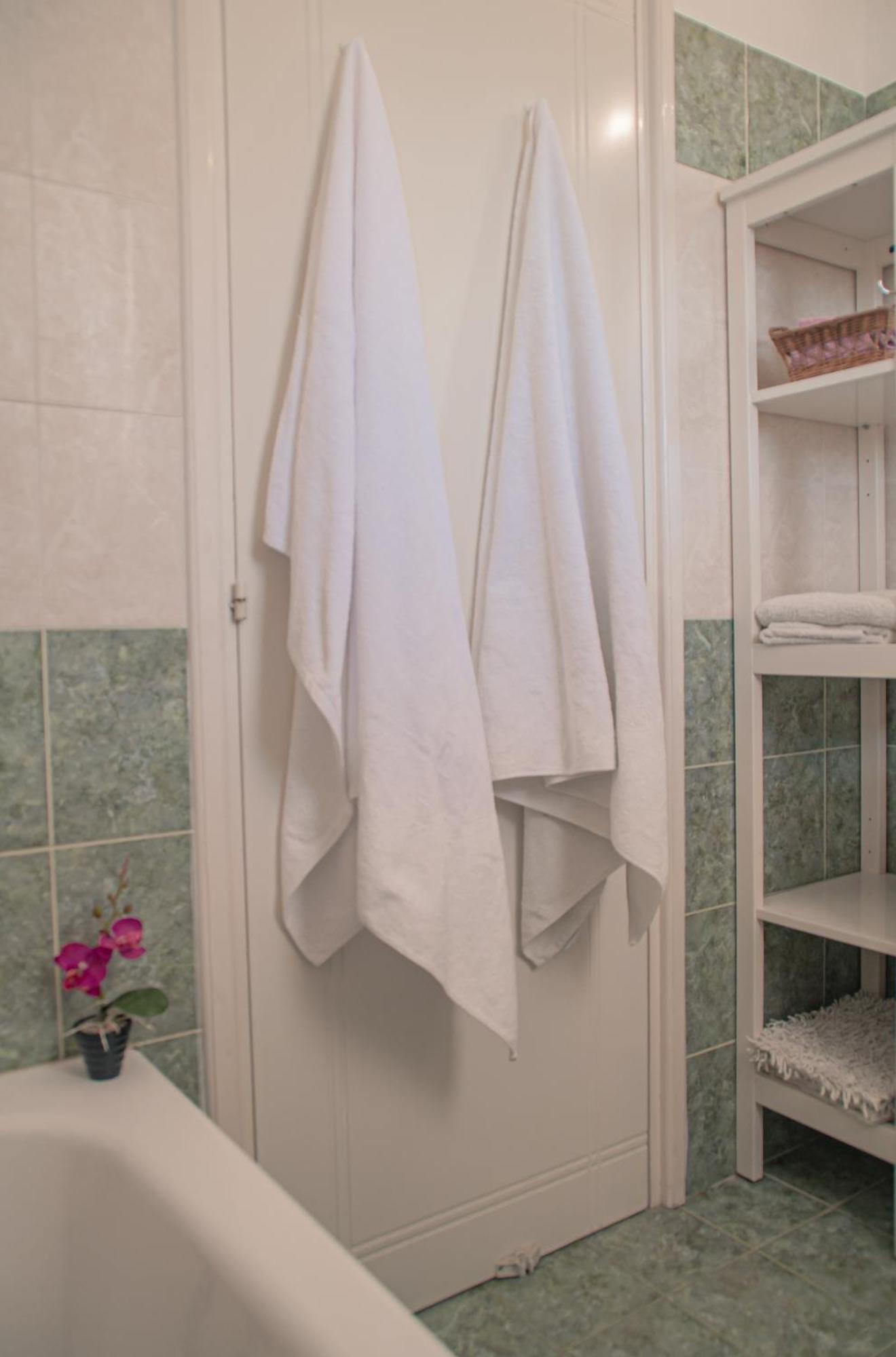 Cozy 1 Bedroom Apartment In Walking Distance To The Municipal Beach Paphos Eksteriør bilde
